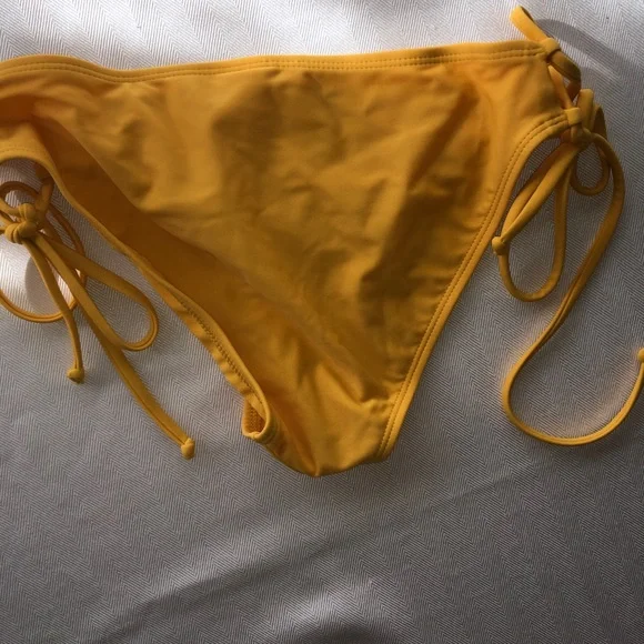 NWT Yellow Crochet Bikini - Picture 5 of 8